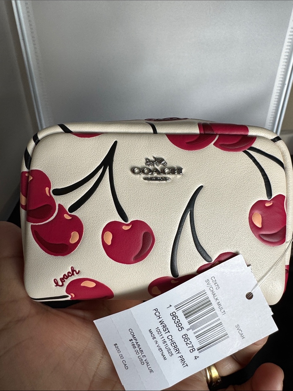 🍒 Very Cute 🥰 Coach Cherry Print Pouch - Cream & Red NWT🍒